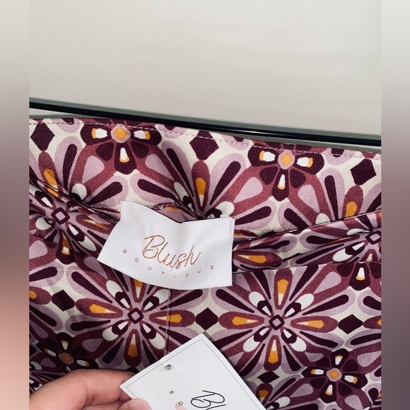 Mini skirt - Picture 3 of 3